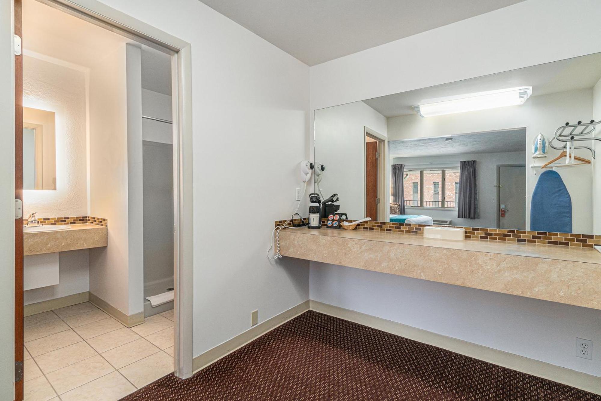 Hotel Howard Johnson By Wyndham Traverse City